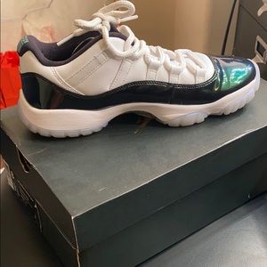 AIR JORDAN 11 RETRO LOW